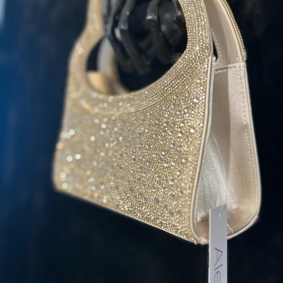 🌹NWT- ALessia Elegant Champagne Embellished Women's Bag with Heart shape handle🌹 - Picture 5 of 14